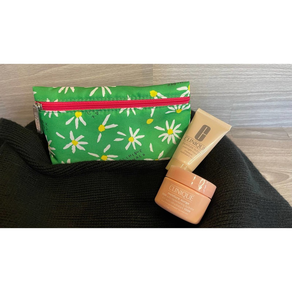 Clinique Make up bag with products